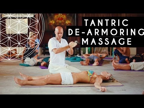 Massage thérapeutique Lingam: les moyens à faire, avantages, actifs pour étudier